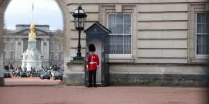England building car post soldier statue