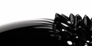 Ferro Black liquid shine spike white