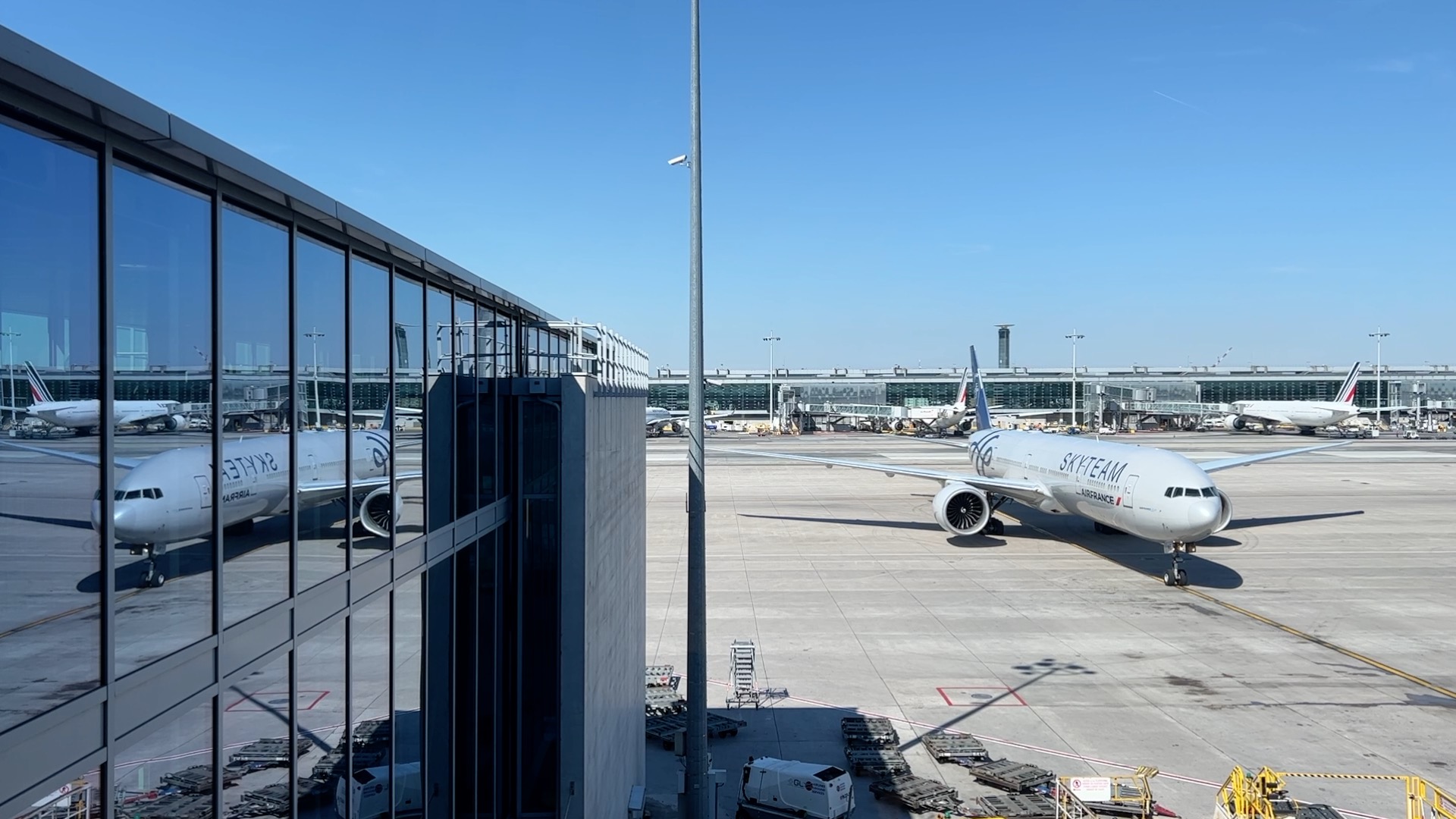 Airport_30fps_30secs_L_1080