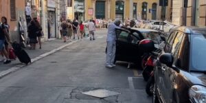 tourist walking town crowd people rome