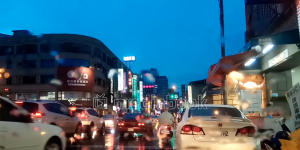 city street rain traffic cars night rainy rainfall